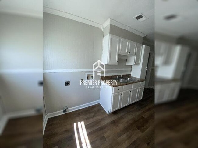 Foto del edificio - 7906 Harrold St