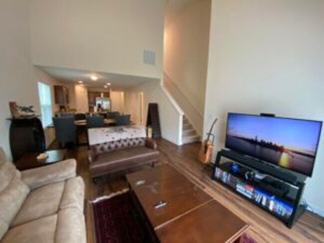 Foto del edificio - 616 Legacy Park Ct