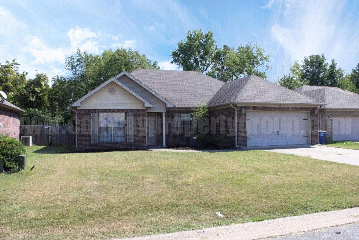 Foto principal - 970 Wineberry Rd
