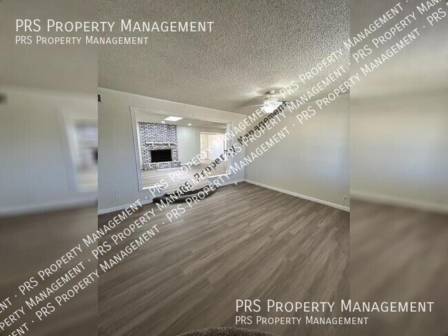 Building Photo - 711 N Oracle-