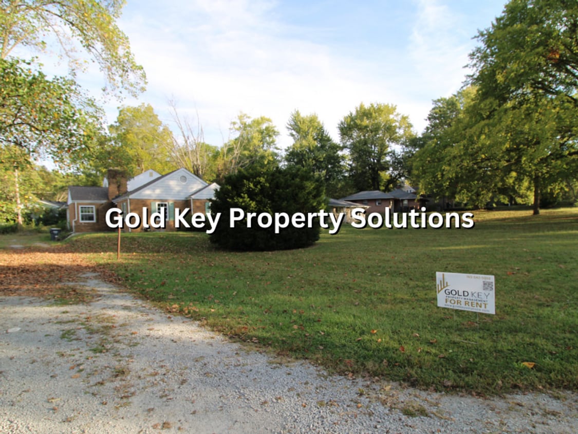 Primary Photo - Adorable Brick 4 BR 1 BA House Near Golf C...