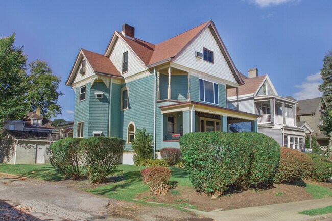 Foto del edificio - 732 Savannah Ave