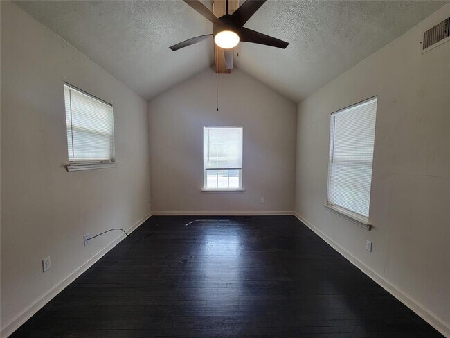 Foto del edificio - 5301 Avenue O