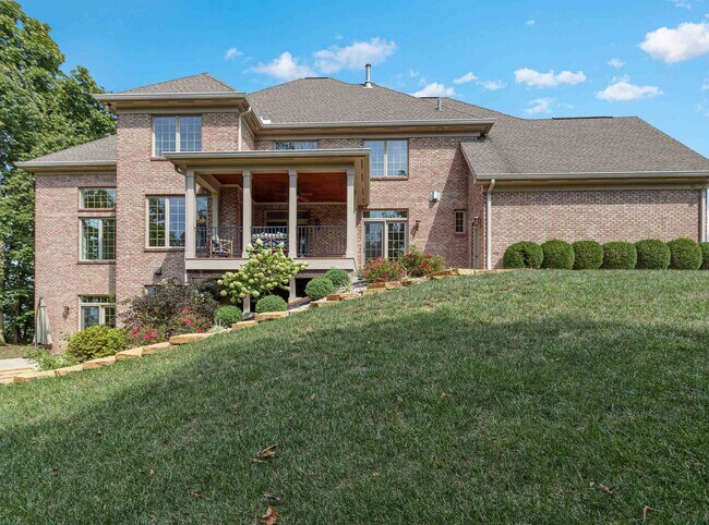 Foto del edificio - 627 Rivershore Dr