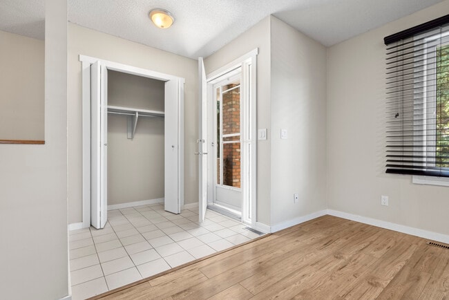 Front entrance - 3316 2 St NW