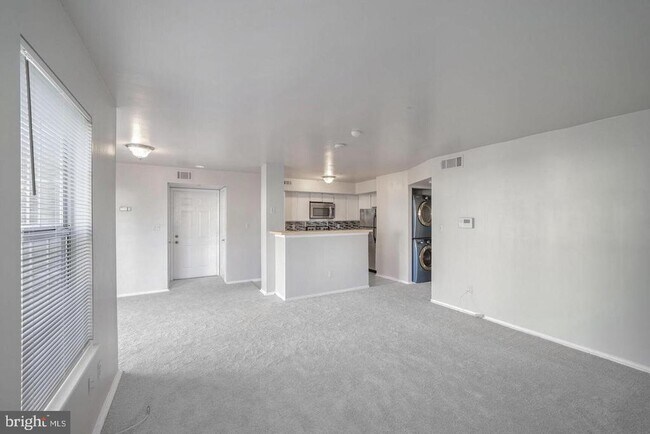 Foto del edificio - 14000 Lord Marlborough Pl