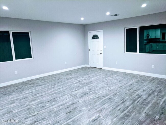 Building Photo - 2 br, 2 bath House - 6848 Willis Ave.,