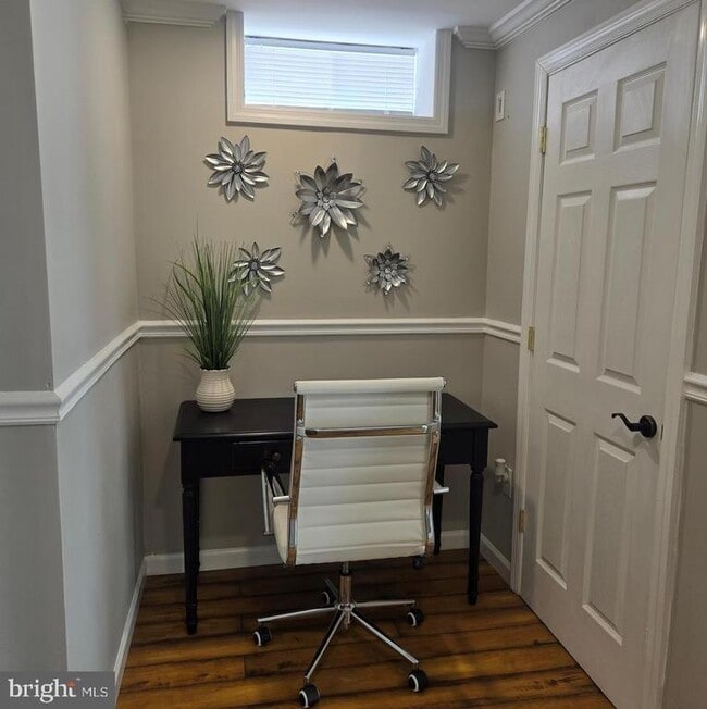 Building Photo - 3 Hillfield Ave