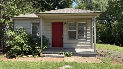 Building Photo - 6516 Anderson Dr