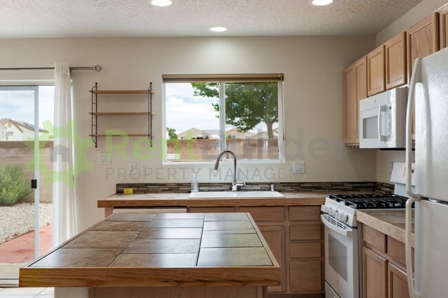Building Photo - Call to schedule a showing at 505-808-6467