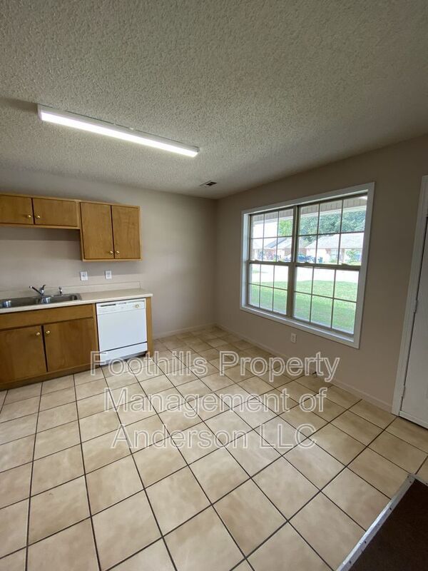 Building Photo - 107 Premiere Ct