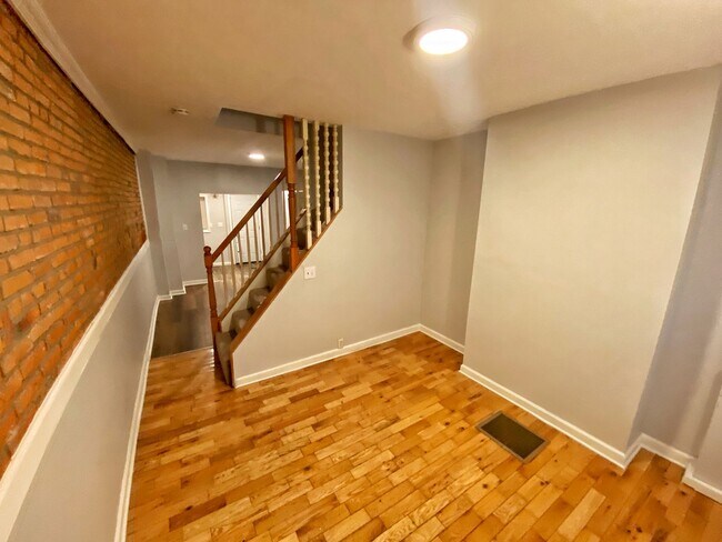 Building Photo - 405 S Monroe St