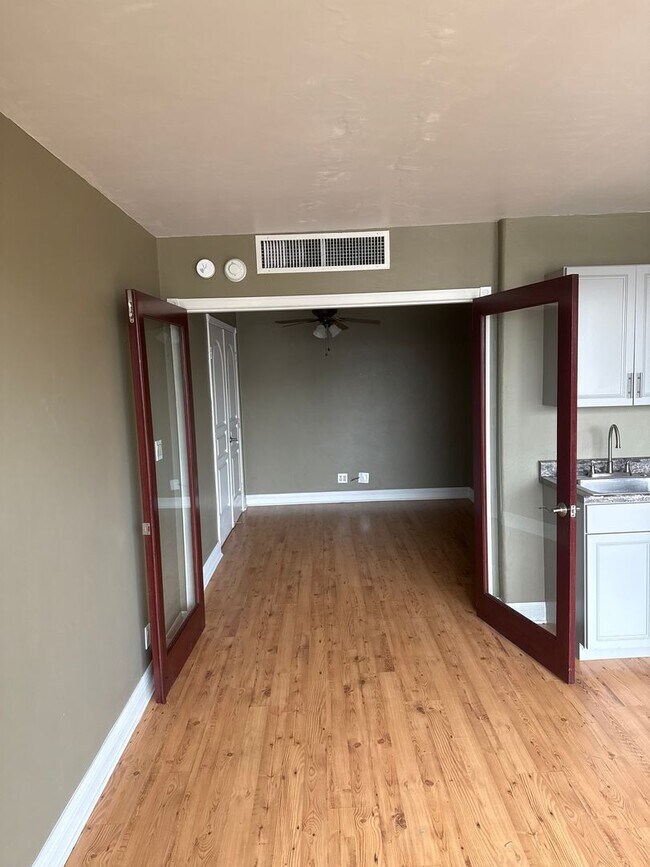 Foto del edificio - 100 N Arlington Ave