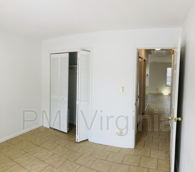 Building Photo - 3607 Clover Meadow Dr
