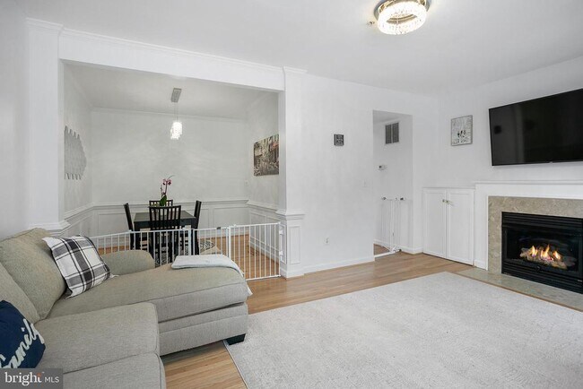 Building Photo - 6425 Nice Pl