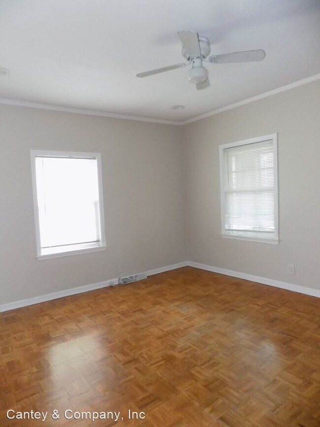 Building Photo - 3 br, 1 bath House - 926 Pine Street