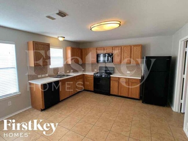 Foto del edificio - 2026 Cold River Dr