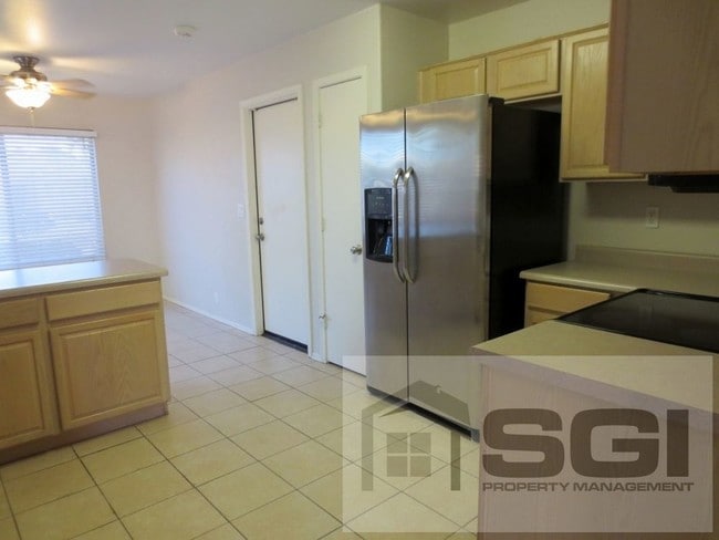 Building Photo - 9252 W Ironwood Dr - 3 beds 2 full baths