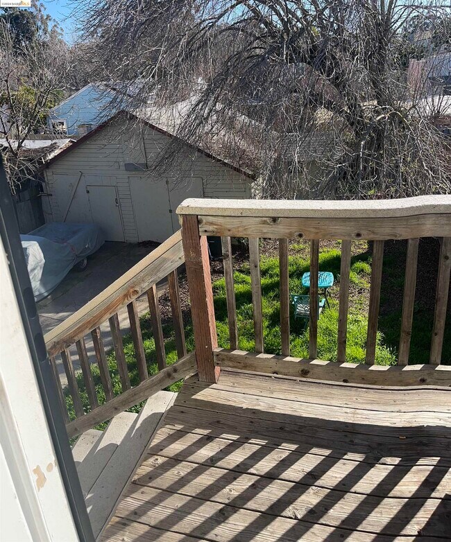 Building Photo - 229 W 11th St