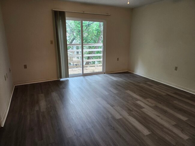 Building Photo - 26 8th St