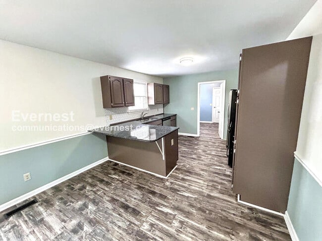 Foto del edificio - 2427 Riverstone Dr