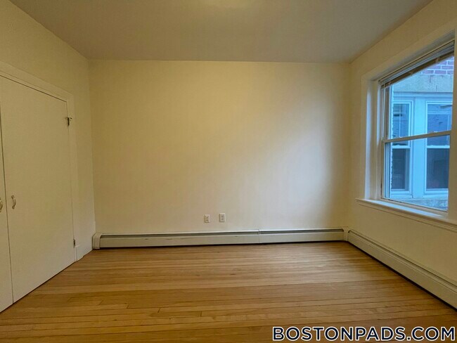 Foto del edificio - 1539 Beacon St