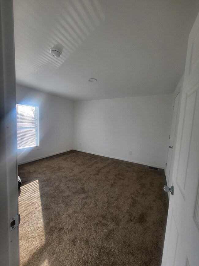 Foto del edificio - 1031 Island Ave