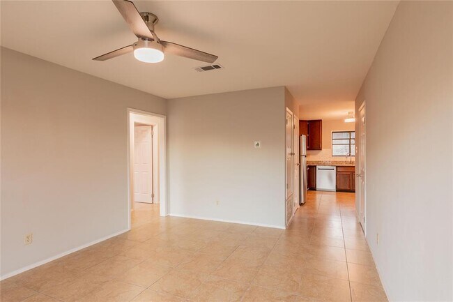 Building Photo - 2003 Castle Gate Cir