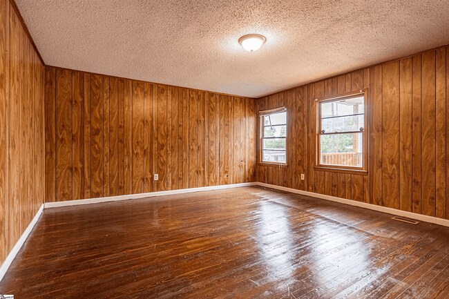 Foto del edificio - 463 N Forest St