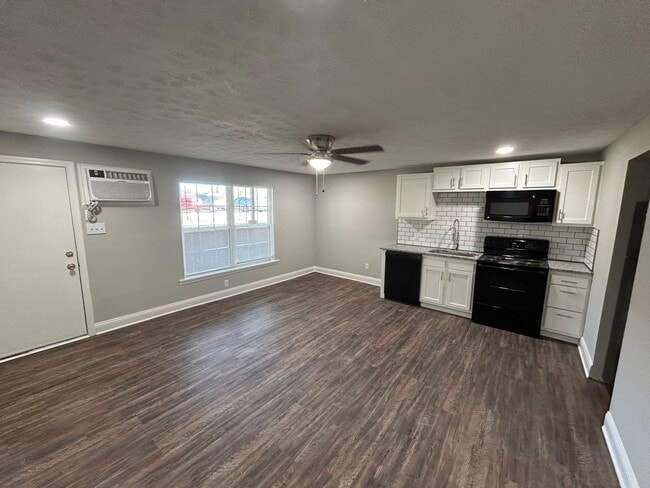 Interior Photo - Flats at Turfland