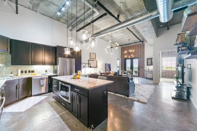 Building Photo - 1111 Studewood St