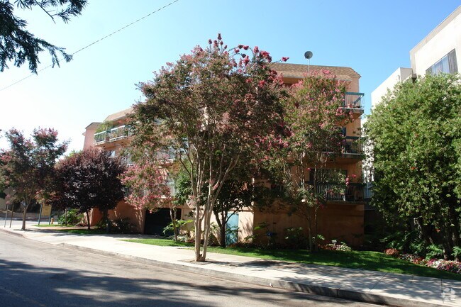 Foto del edificio - Valleyheart Drive Apartments
