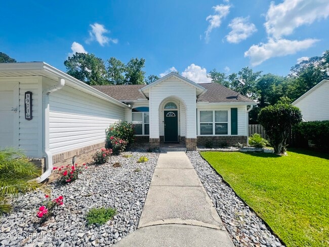 Building Photo - 8971 Rockpond Meadows Dr