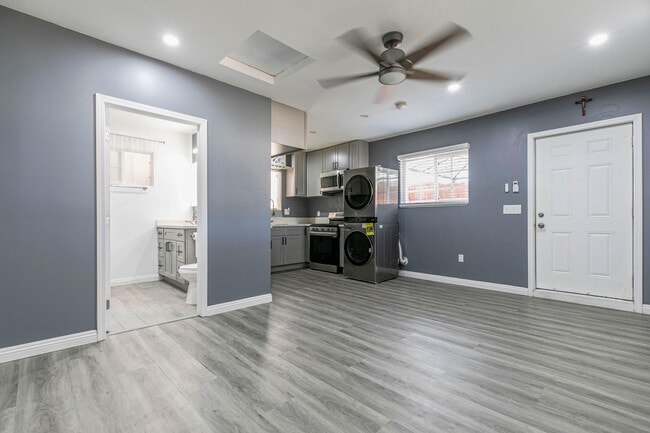 Foto del edificio - 10432 Langdon Ave