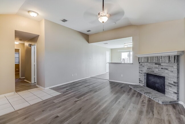 Foto del edificio - 6903 Rondo Dr