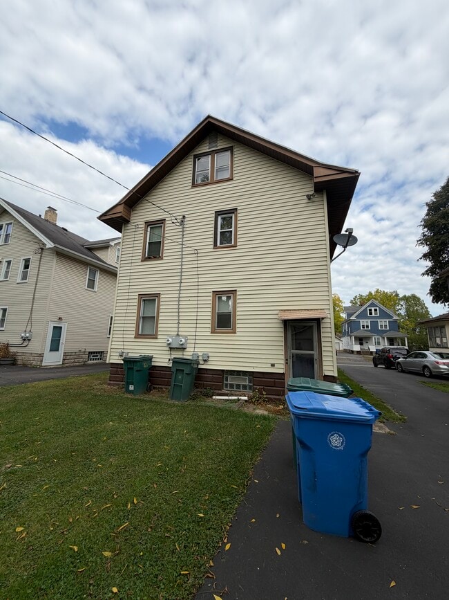 Building Photo - 141 Congress Ave