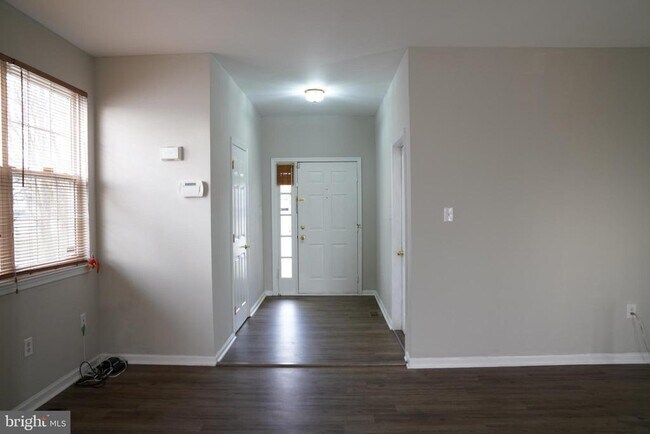 Foto del edificio - 30 Steeplechase Cir