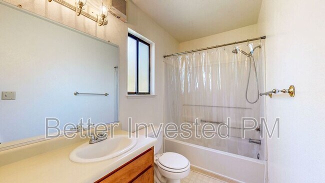 Foto del edificio - 5220 Fulton Rd