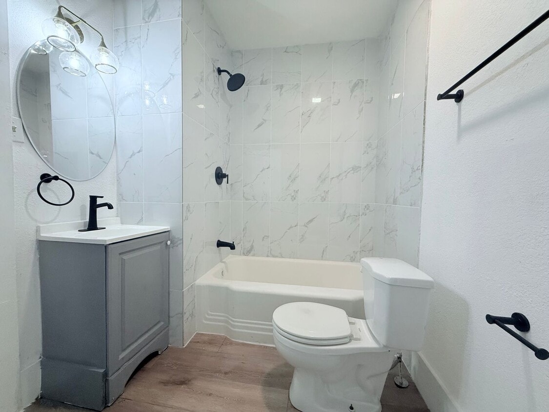 Primary Photo - 3 Bedroom 1.5 Bathroom House in