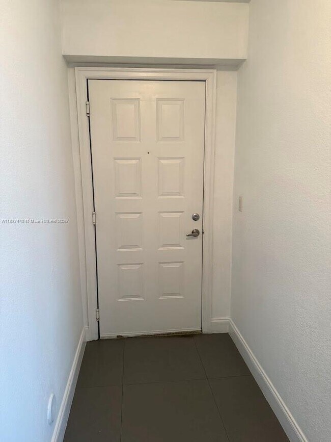 Building Photo - 1830 Radius Dr