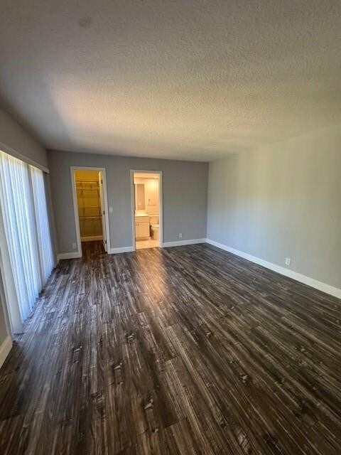 Building Photo - 2467 Waterside Dr