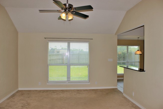 Foto del edificio - 300 Laney St