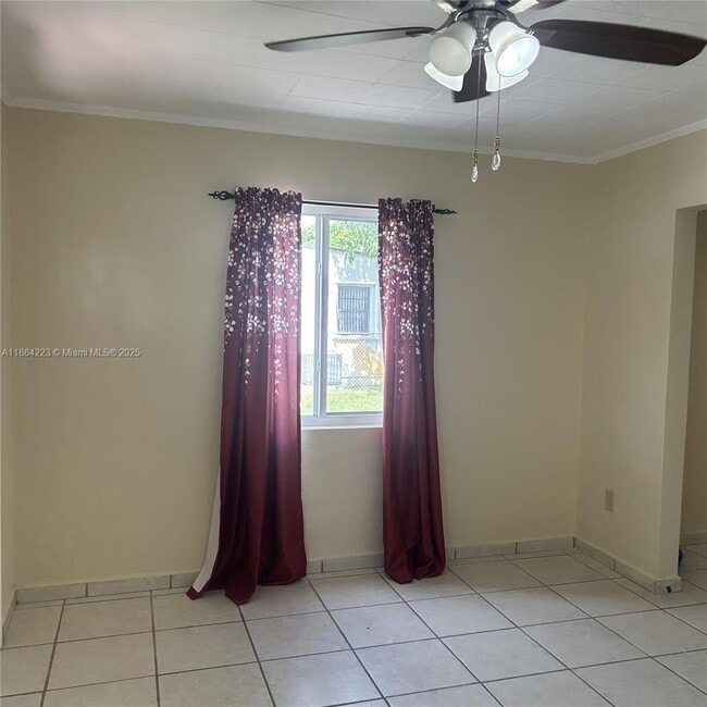 Foto del edificio - 1027 E 20th St