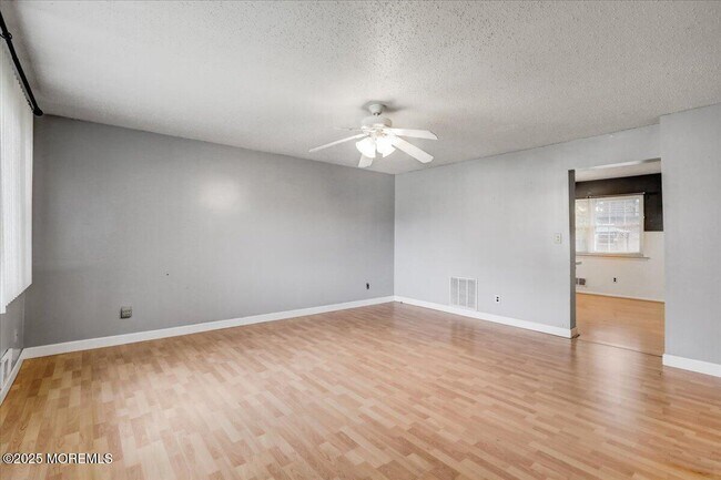 Building Photo - 604 Ezara Ct