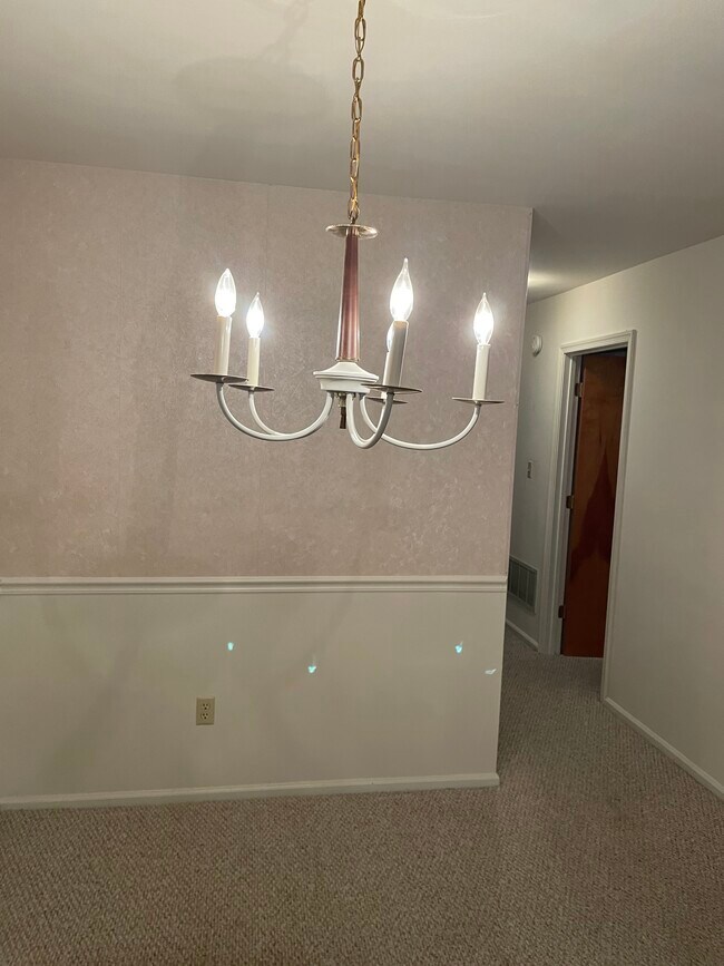 4622 Grandin Rd SW Unit 1, Roanoke, VA 24018 Apartments in Roanoke