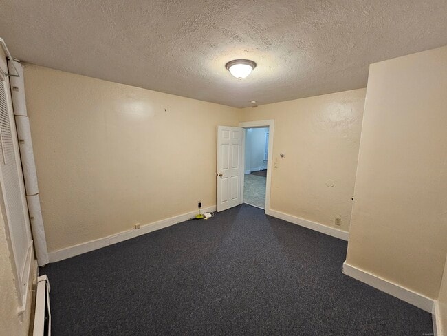 Building Photo - 8 Edgar St