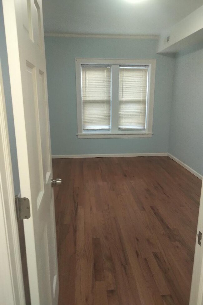 Second Room - 6108 W Addison St