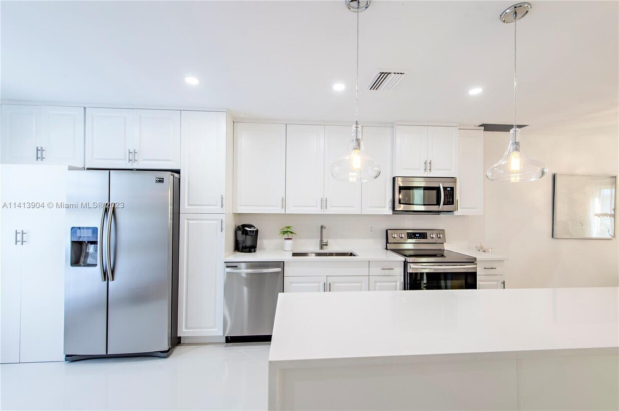 Foto principal - 8580 Bella Vista Dr