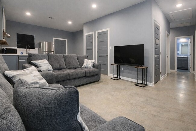 Foto del edificio - 343 W Johnson St