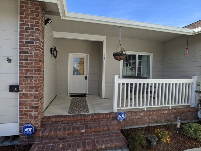 Building Photo - 3 bed 2 bath in Sequim